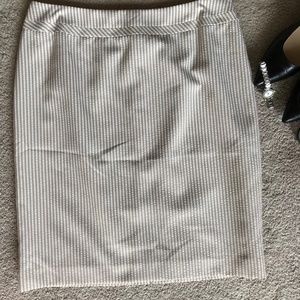 Tahari Seer Sucker Pencil Skirt 8 Petite